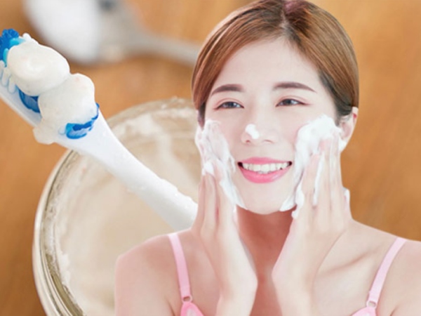 Cách làm trắng da mặt bằng kem đánh răng từ gian bếp