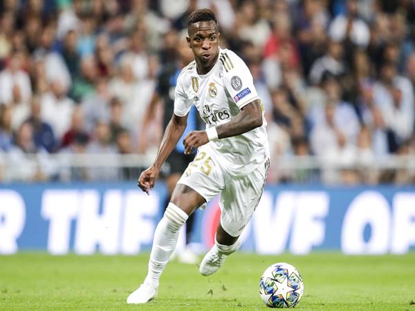 Phong cách chơi bóng của Vinicius